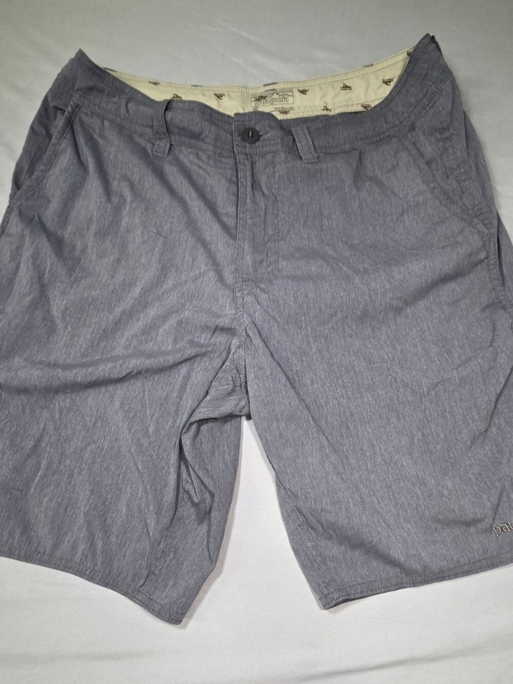 Patagonia Heathered Dark Gray Shorts Mesh Pocket Bags Flying Fish Lining Mens 32